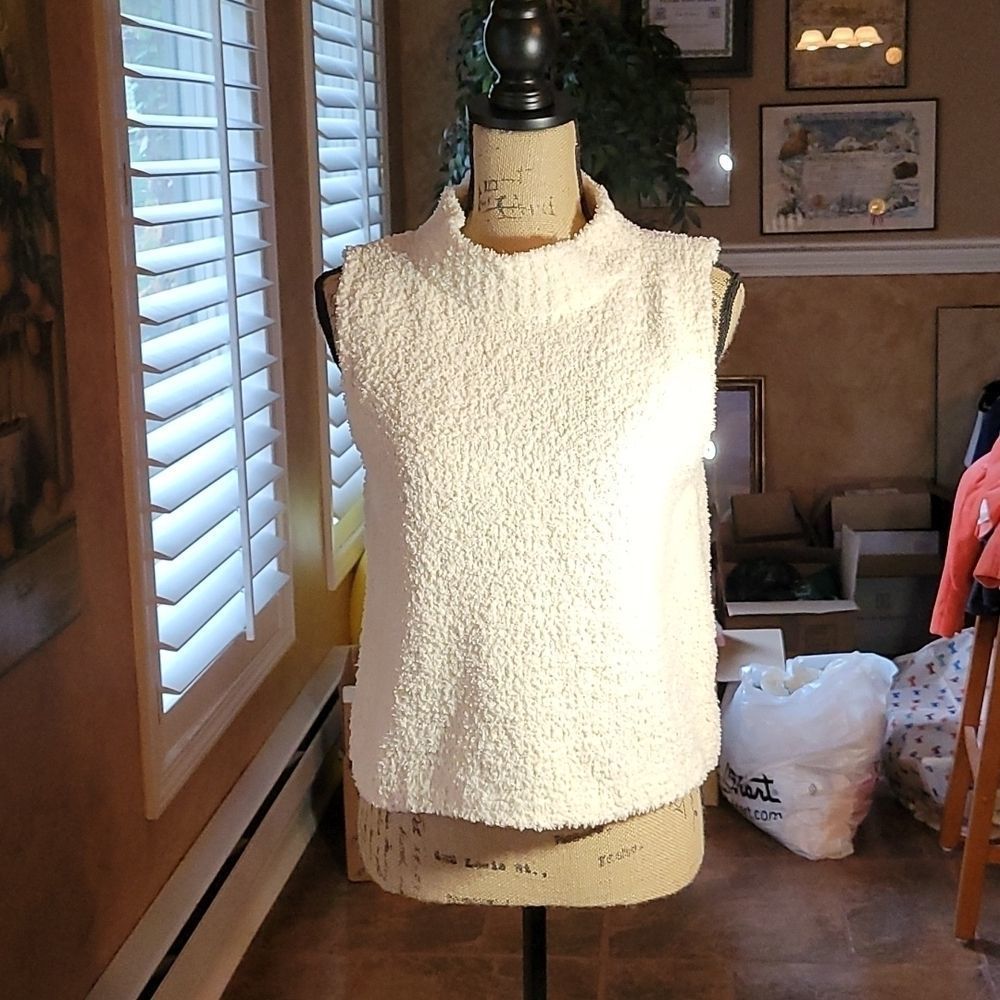 Women's NWT Mock sleeveless turtle neck in Ivory super soft material